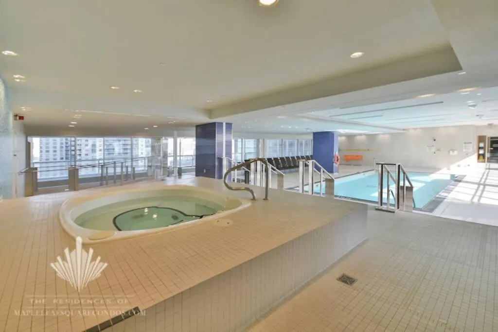 Stunning Condo - 1 Bdrm W/Breakfast Toronto